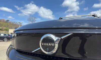 2023 Volvo C40 Ultimate Dark