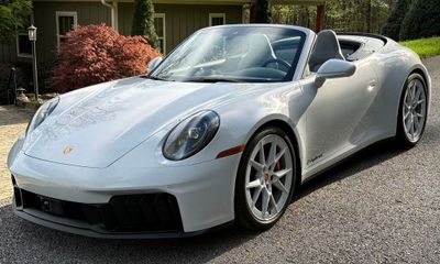2026 Porsche 911 Carrera GTS 4
