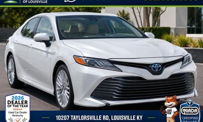 2018 Toyota Camry SE XLE Hybrid