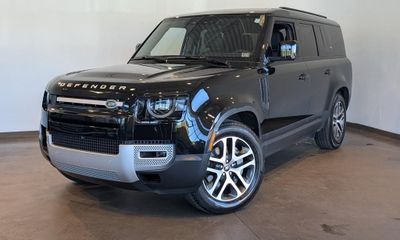 2023 Land Rover Defender 130 SE