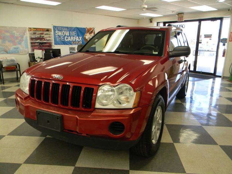 2005 Jeep Grand Cherokee — a typically priced live listing