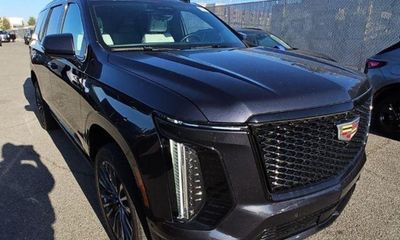 2025 Cadillac Escalade Sport Platinum