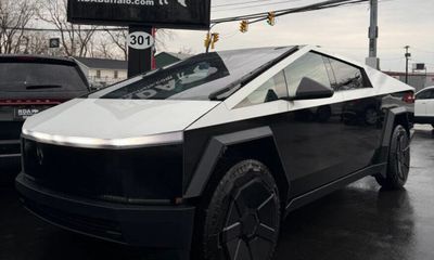 2024 Tesla Cybertruck Cyberbeast