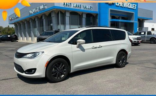 2020 Chrysler Pacifica Touring L