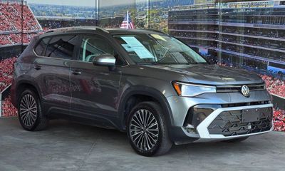 2025 Volkswagen Taos SE