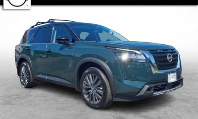 2024 Nissan Pathfinder SL