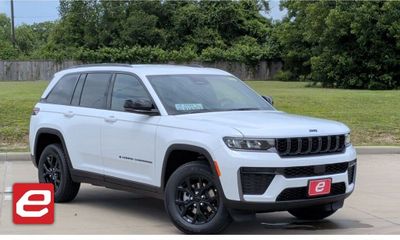 2026 Jeep Grand Cherokee Base Laredo