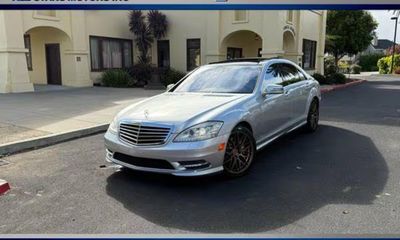 2010 Mercedes-Benz S-Class S550