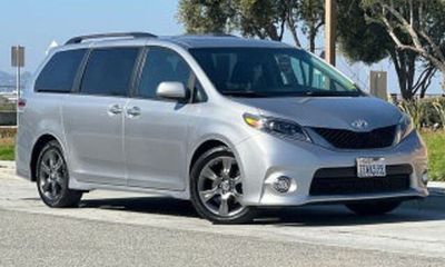 2015 Toyota Sienna LE