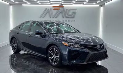2020 Toyota Camry SE