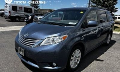 2017 Toyota Sienna LTD Premium XLE
