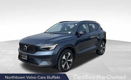 2026 Volvo XC40 Core