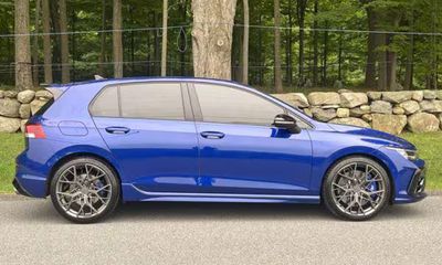 2025 Volkswagen Golf R 2 0 TSI