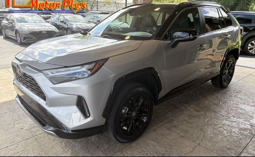 2025 Toyota RAV4 XSE