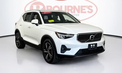 2023 Volvo XC40 Plus Bright