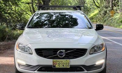 2017 Volvo V60CC Premier