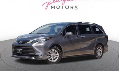 2024 Toyota Sienna XLE