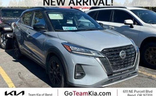 2021 Nissan Kicks SR