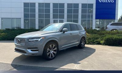2025 Volvo XC90 Ultra Bright