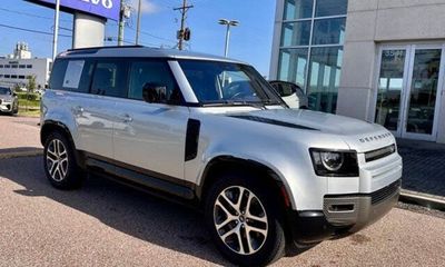 2022 Land Rover Defender 110 X Dynamic