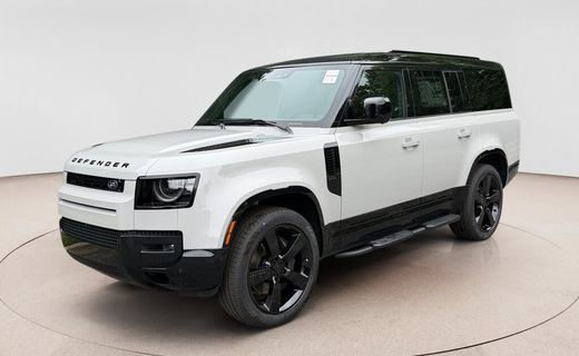 2026 Land Rover Defender 130 SE