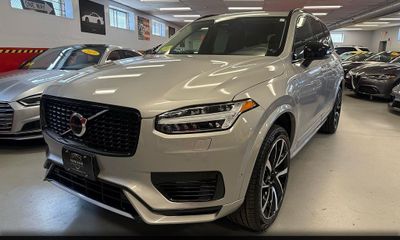 2023 Volvo XC90 Plus Dark