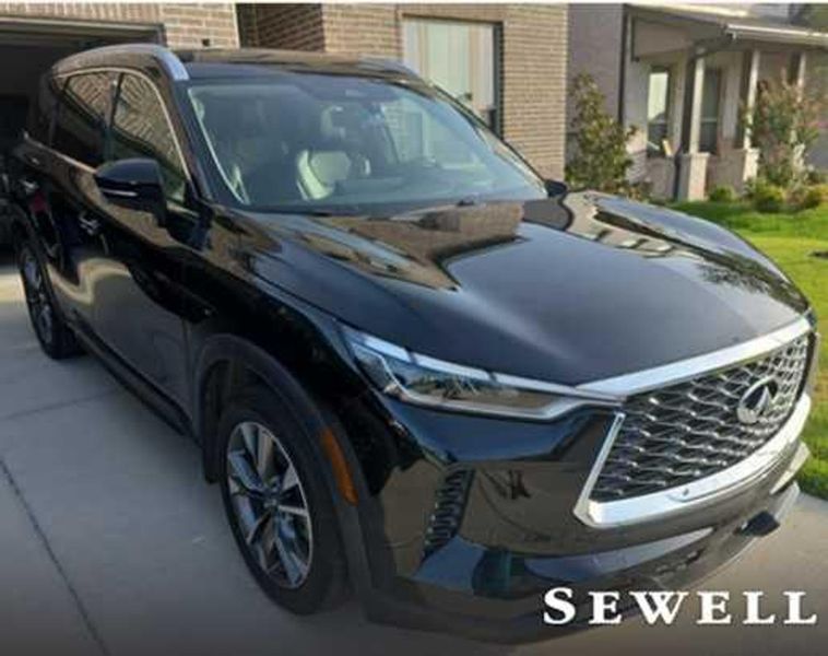 2023 Infiniti QX60 — a typically priced live listing