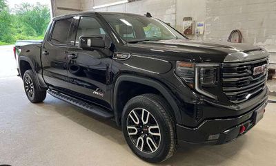 2022 GMC Sierra AT4