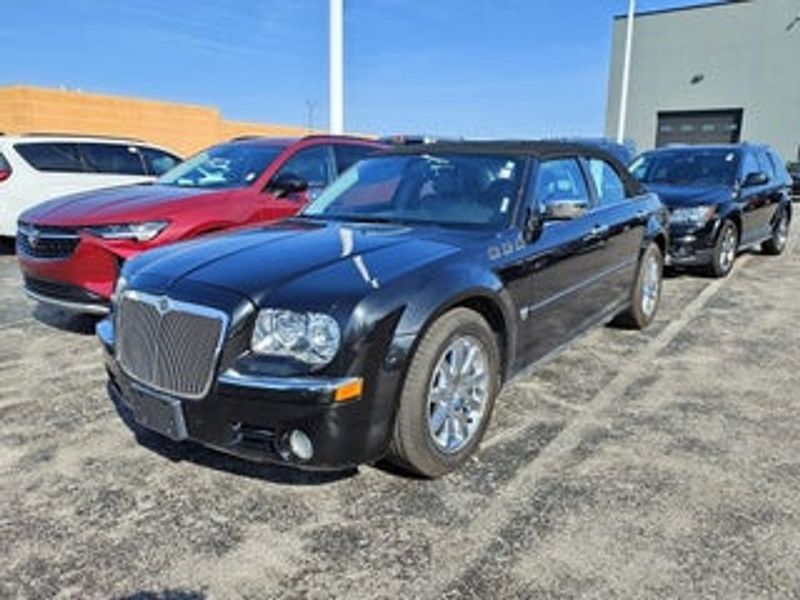2007 Chrysler 300C — a typically priced live listing