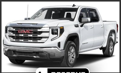 2026 GMC Sierra SLT