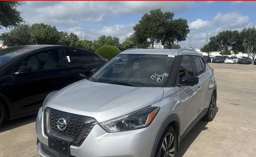 2020 Nissan Kicks SR