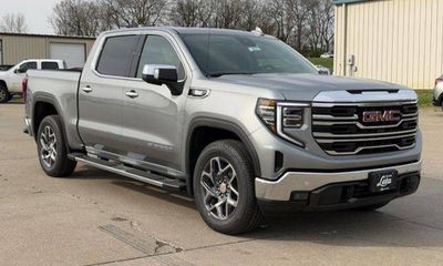 2026 GMC Sierra SLT