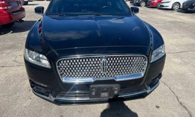 2017 Lincoln Continental Select