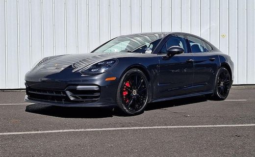 2019 Porsche Panamera GTS