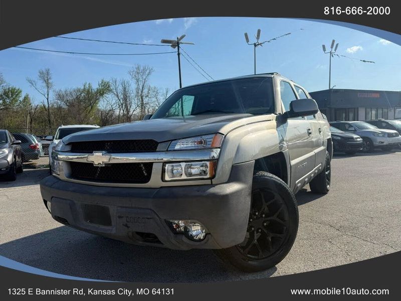 2003 Chevrolet Avalanche — a typically priced live listing