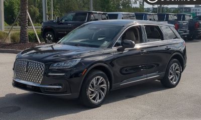 2023 Lincoln Corsair Standard