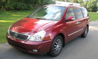 2012 Kia Sedona GLS