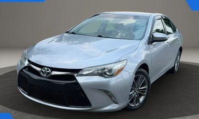 2015 Toyota Camry SE