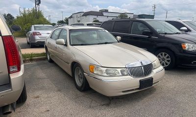 1999 Lincoln Town CAR Cartier