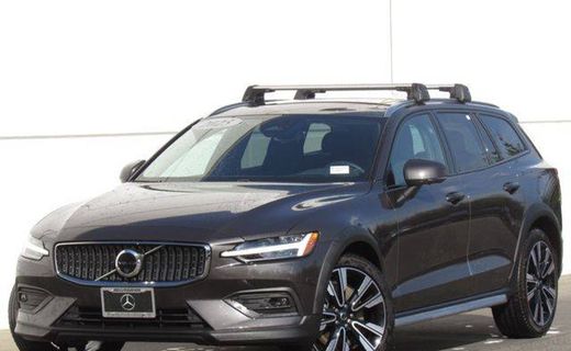 2025 Volvo V60CC Ultra