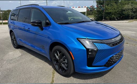2027 Chrysler Pacifica Select