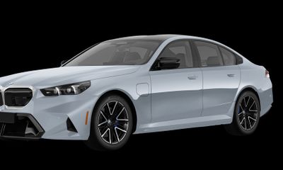 2027 BMW M5