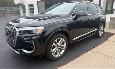 2025 Audi Q7 Quattro Premium
