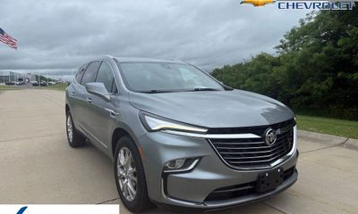 2023 Buick Enclave Essence
