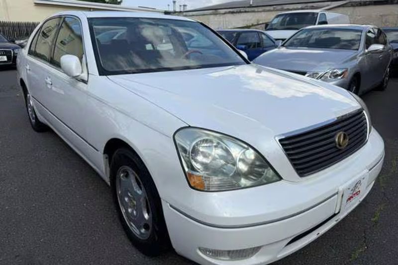 2001 Lexus LS — a typically priced live listing