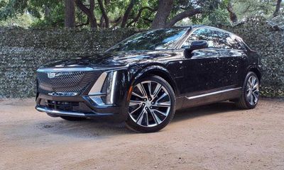 2025 Cadillac Lyriq Luxury 3