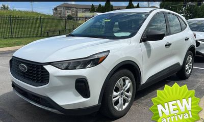 2023 Ford Escape Base