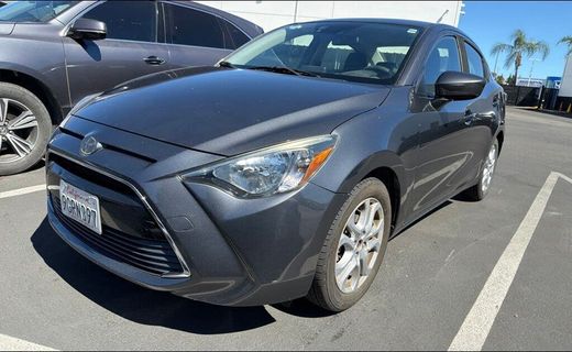 2017 Toyota Yaris IA Base