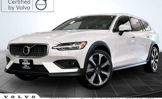 2021 Volvo V60CC Momentum