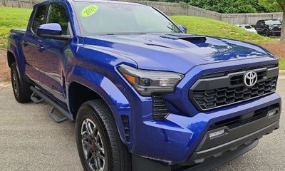 2024 Toyota Tacoma SR5